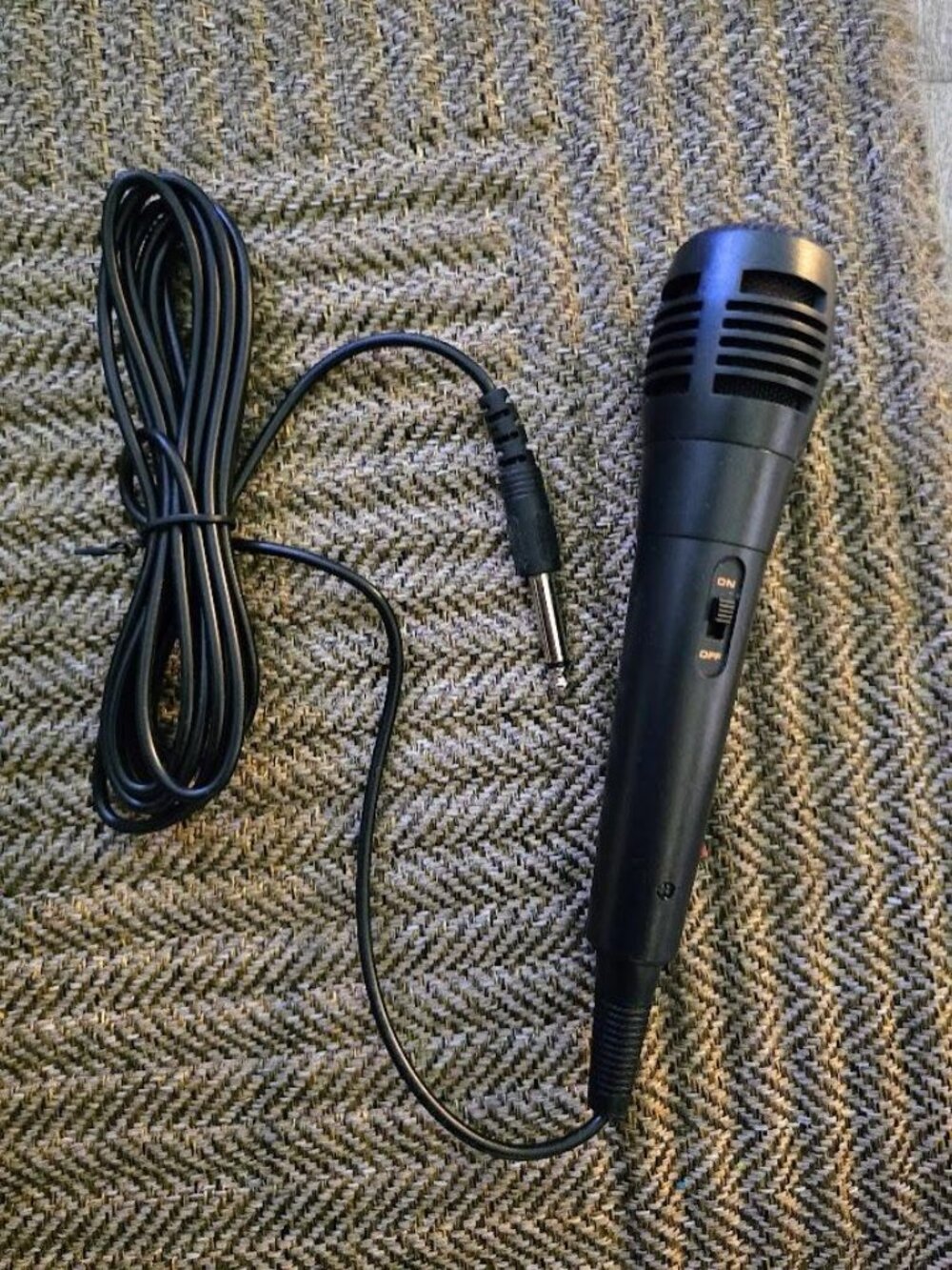 Wired Handheld Vocal Microphone 1/4" Plug Karaoke PA Black